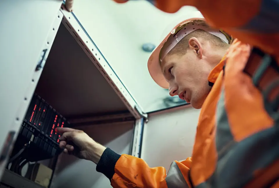 Vertika elevadores comerciales 3 anos de garantia